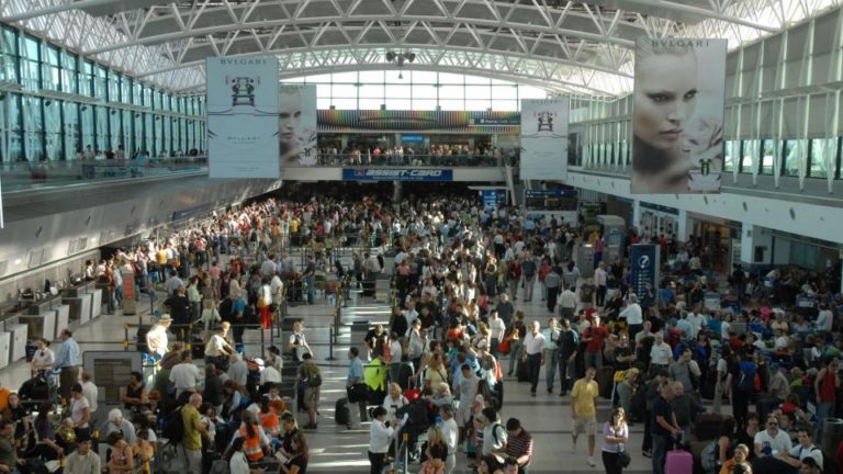 La AFIP quiere hacer reconocimiento facial en Ezeiza