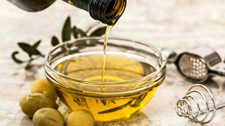 La Anmat prohibió dos aceites de oliva y un maní tostado