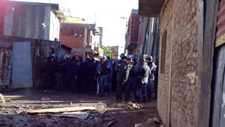 Violenta represión en Lanús por un intento de toma de terrenos