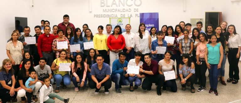 PRESIDENCIA DE LA PLAZA: MAS PLACEÑOS /AS CAPACITADOS /AS EN OFICIOS: ENTREGA DE CERTIFICADOS CURSOS DE CAPACITACIÓN I.E.N