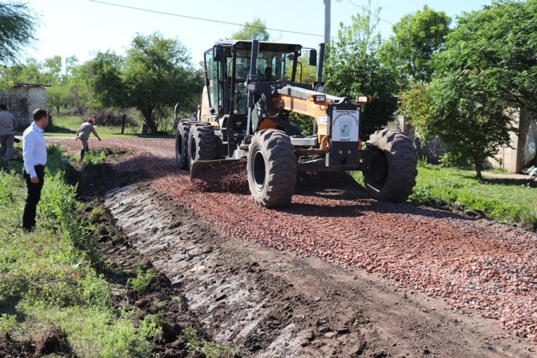 PRESIDENCIA DE LA PLAZA: OBRAS DE ENRIPIADO: QUINTA 76, 74, Bº AIPO y Bº ANTENA II