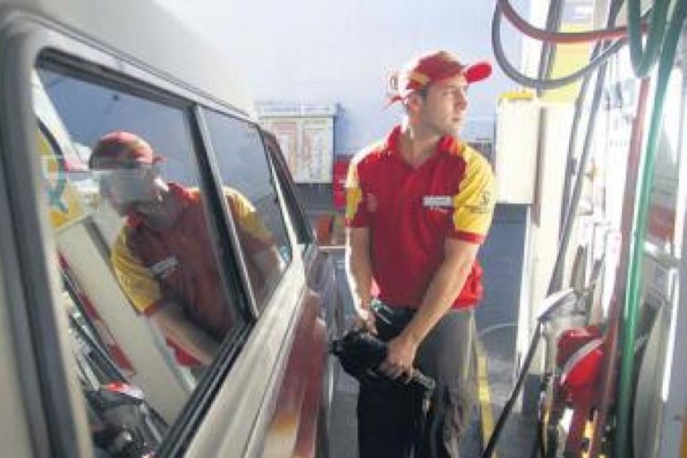 Los combustibles aumentaron esta madrugada 6 por ciento