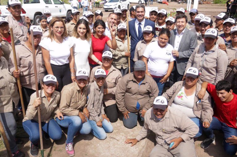 PRESIDENCIA DE LA PLAZA: INAUGURACIÓN DE VIVIENDAS MOVIMIENTO DARÍO SANTILLÁN 