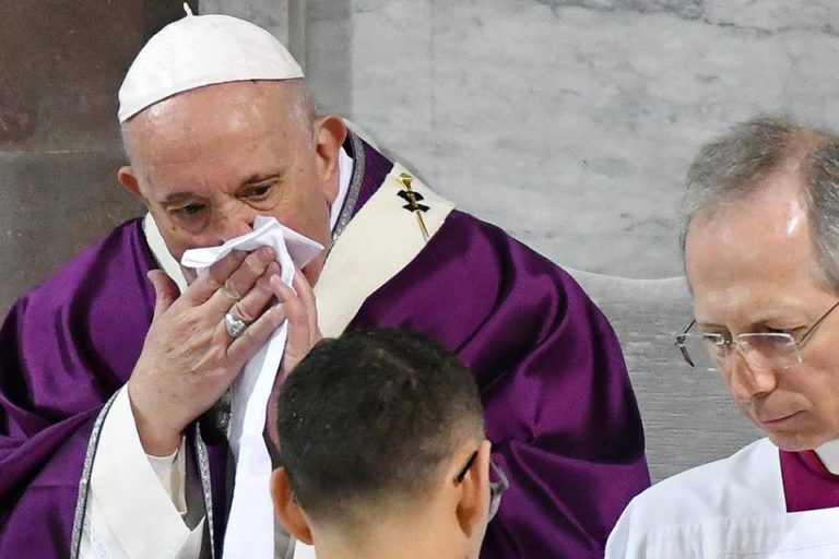 Le hicieron las pruebas porque estaba con un cuadro gripal El papa Francisco no tiene coronavirus