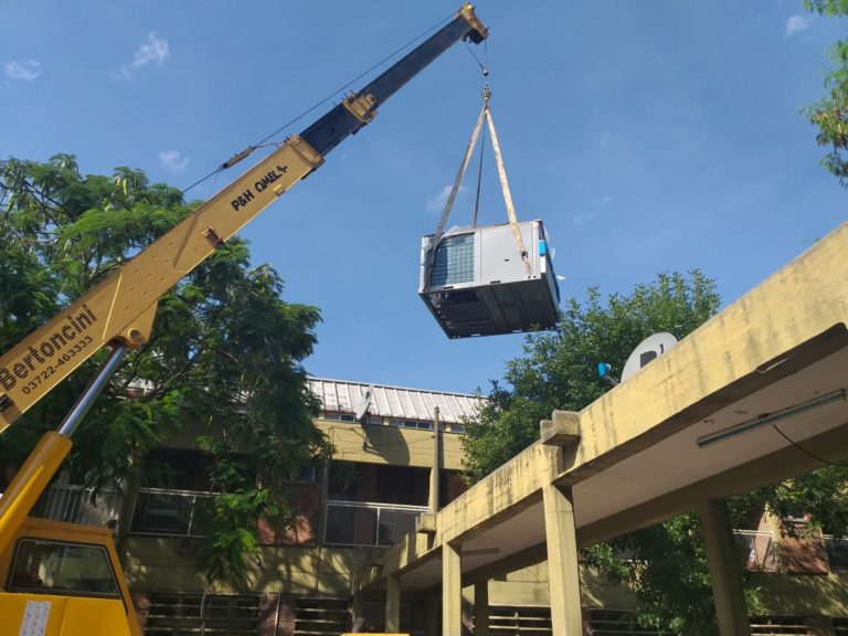 MÁS EQUIPAMIENTO PARA EL PERRANDO: EL GOBIERNO INSTALÓ NUEVOS EQUIPOS DE AIRE ACONDICIONADO