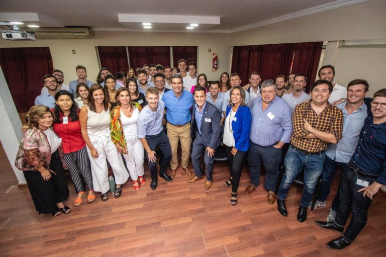 CAPITANICH FRENTE A JÓVENES UNIVERSITARIOS