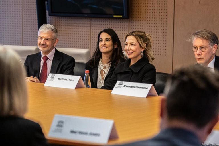 Fabiola Yáñez se reunió con la cúpula de la Unesco