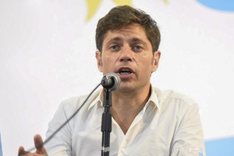 Kicillof mejoró la oferta y el principal grupo de bonistas aceptó la propuesta