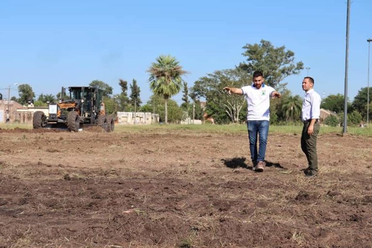 PRESIDENCIA DE LA PLAZA: INICIO CONSTRUCCIÓN POLIDEPORTIVO (OVALO)