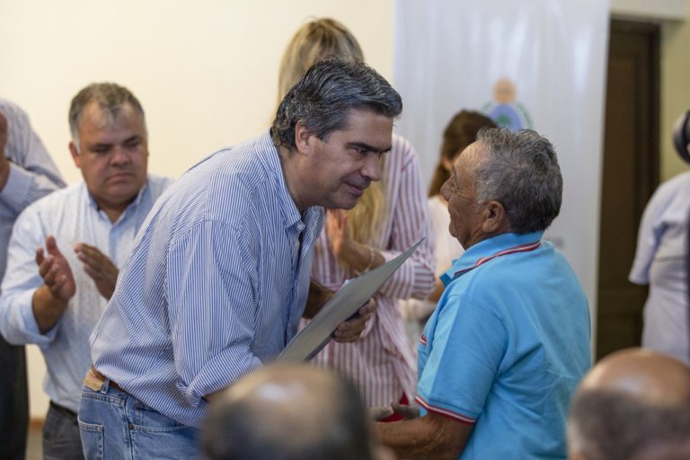 CAPITANICH ENTREGÓ 110 TÍTULOS DE PROPIEDAD A PEQUEÑOS PRODUCTORES