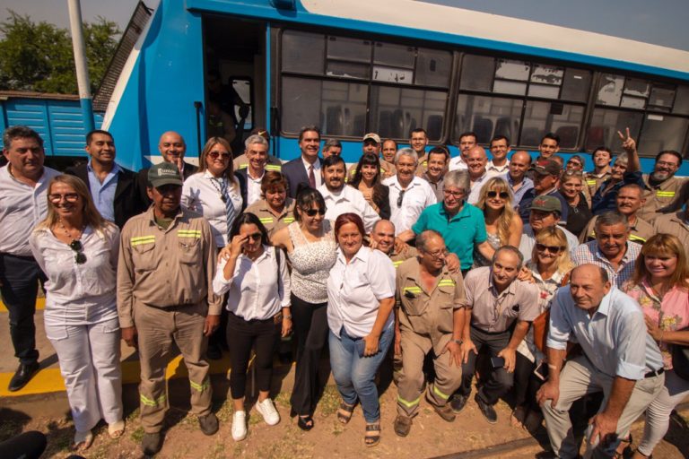 CAPITANICH JUNTO AL MINISTRO DE TRANSPORTE DE LA NACIÓN ANUNCIÓ LA REACTIVACIÓN DEL TREN METROPOLITANO DE PASAJEROS