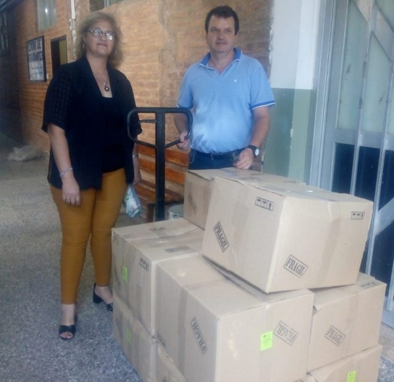 EL MINISTERIO DE EDUCACIÓN ADQUIRIÓ MIL LITROS DE ALCOHOL SANITIZANTE FABRICADO POR LA UNIVERSIDAD DEL CHACO AUSTRAL