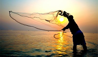 DESDE ESTE LUNES ESTÁ AUTORIZADA LA PESCA COMERCIAL EN LA PROVINCIA