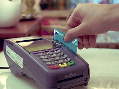 Comienza la entrega tarjetas de débito para beneficios IFE