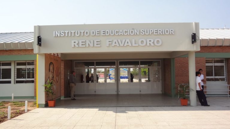 EL MINISTERIO DE EDUCACIÓN CONVOCÓ A INSTITUTOS DE EDUCACIÓN SUPERIOR
