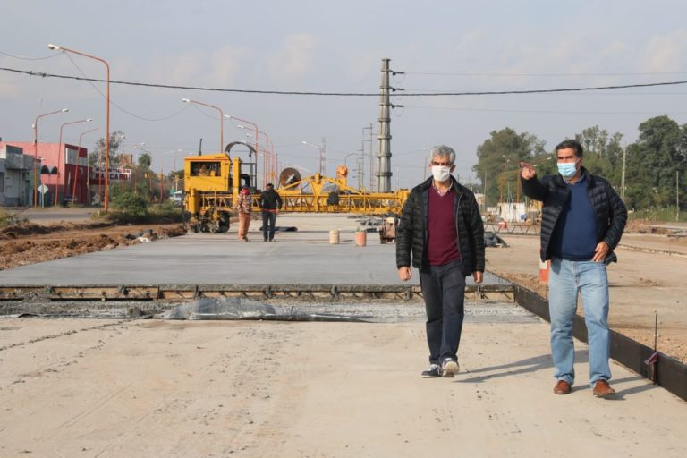 CAPITANICH SUPERVISÓ OBRAS DE PAVIMENTO