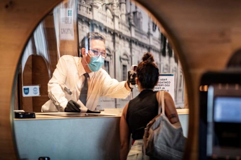 España marcó un récord de contagios de coronavirus tras el desconfinamiento