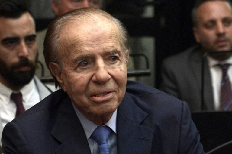 Volvieron a internar a Carlos Menem