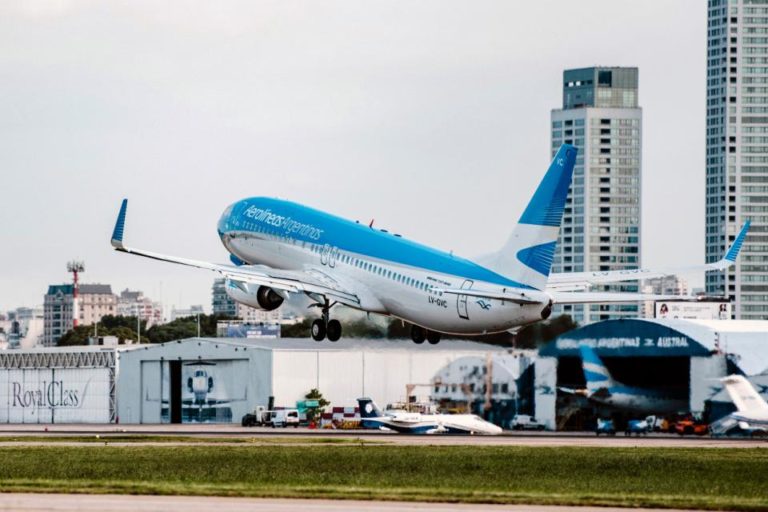 Aerolíneas Argentinas puso a la venta vuelos a Madrid y Miami