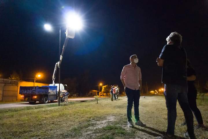 PLAZA: COMENZÓ GRAN OBRA DE ILUMINACIÓN INTEGRAL DE AVENIDA CASTELLI