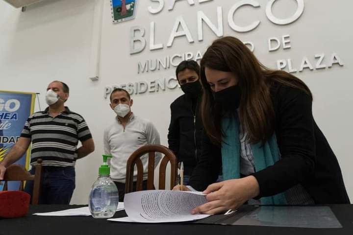 PLAZA: FIRMA DE CONTRATO DE OBRA EFA SAN ELENA-REACTIVACION