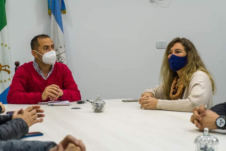 PLAZA: VISITA DE SECRETARIA DE AMBIENTE DEL CHACO, MARTA SONEIRA Y EQUIPO.