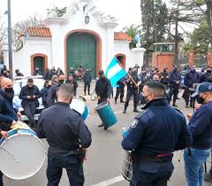 Amplio repudio a la protesta policial en Olivos