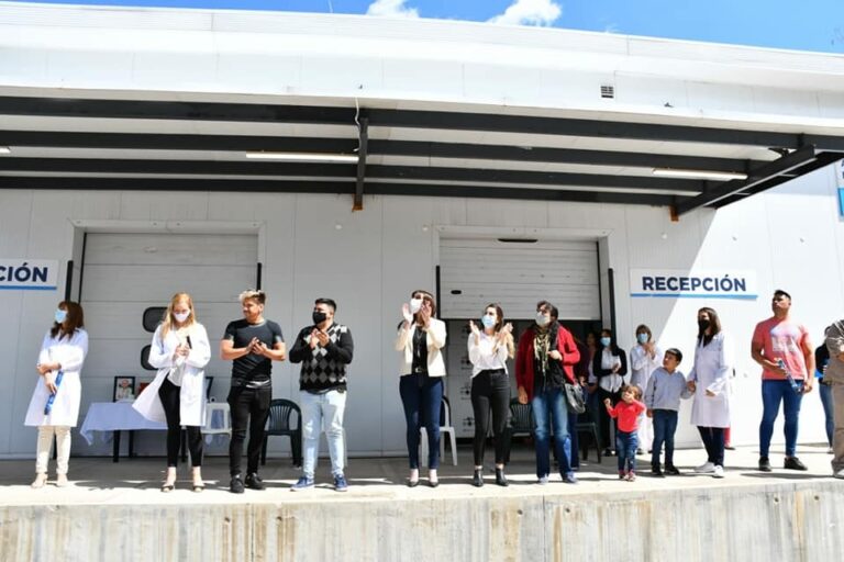 EL MINISTERIO DE SALUD, COMPAÑEROS Y FAMILIARES HOMENAJEARON