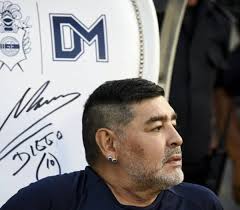 Diego Maradona, aislado tras la aparición de síntomas de coronavirus en uno de sus custodios