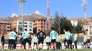 Con Messi y la baja de Dybala, el plantel intentará vencer a Bolivia tras 15 años