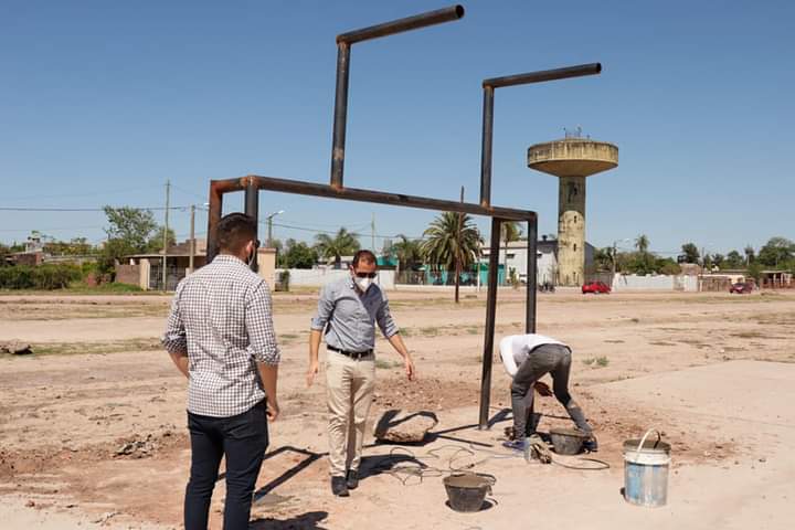 PLAZA: BERNACHEA «AVANZAMOS CON OBRA POLIDEPORTIVO, PARQUE DEL CENTENARIO»