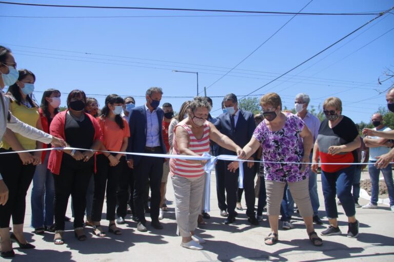 CAPITANICH Y KATOPODIS INAUGURARON MÁS CUADRAS DE PAVIMENTO EN BARRANQUERAS