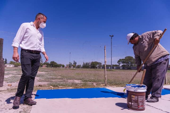 PLAZA: PINTURA INTEGRAL COMPLETA DEL PLAYÓN DEPORTIVO (ÓVALO)