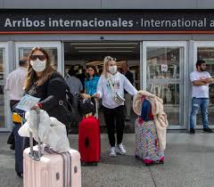 Suspenden los vuelos desde Gran Bretaña por la nueva cepa del coronavirus