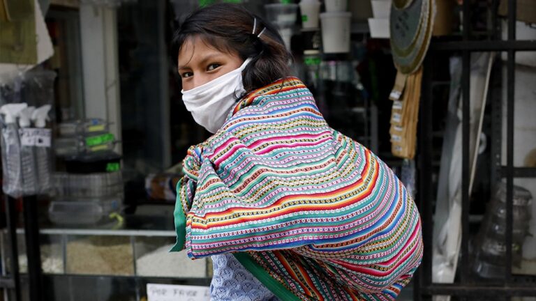 Perú impone un confinamiento estricto en Lima