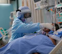 Drama en Perú: hospitales saturados y largas filas para comprar oxígeno