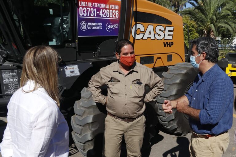 LÍNEA 613: CAPITANICH ENTREGÓ VEHÍCULOS AL MUNICIPIO DE CHARATA