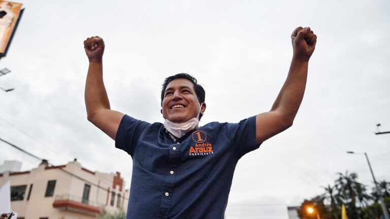 El candidato del correísmo, Arauz, se declaró ganador en las elecciones de Ecuador