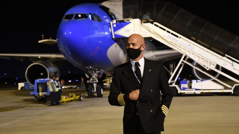 Partió el vuelo a Moscú para traer una nueva partida