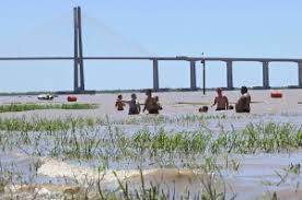 El aumento del caudal del río Paraná redujo 25 metros