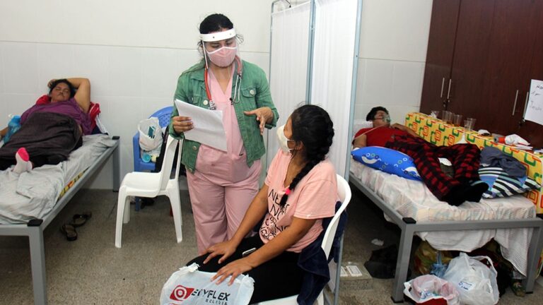 Bolivia acelerará la vacunación en la frontera con Brasil