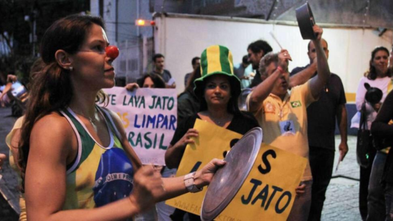 Cacerolazos contra Bolsonaro por el récord