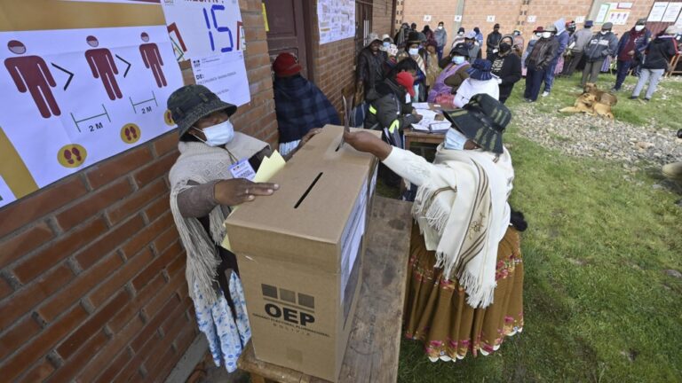 Los bolivianos eligieron autoridades provinciales