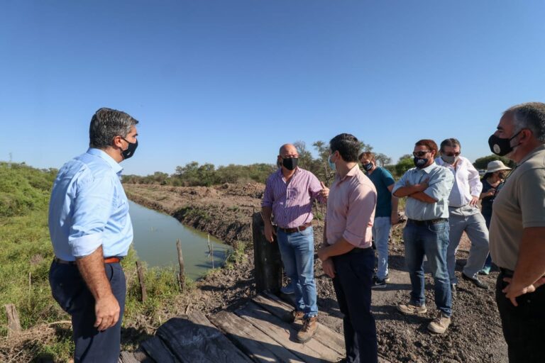 CAPITANICH VERIFICÓ LOS TRABAJOS DE LIMPIEZA DEL CANAL CAÑADA LA RICA