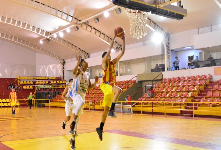 TORNEO FEDERAL DE BÁSQUETBOL: SARMIENTO VENCIÓ AL REGATAS