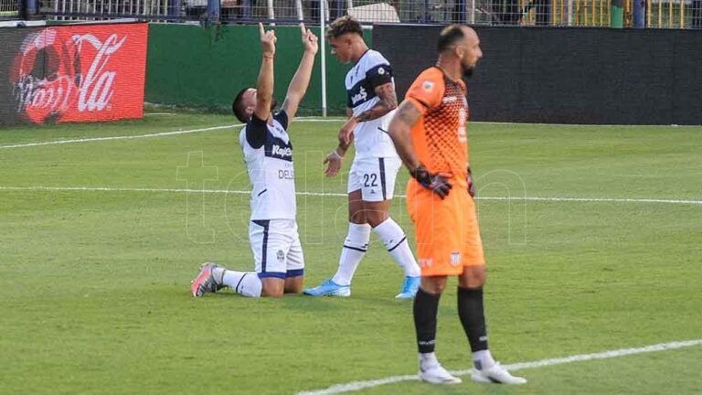 Gimnasia ya suma diez jugadores contagiados de coronavirus