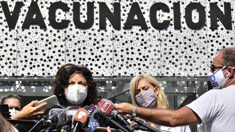 Vizzotti: «La vacuna que aplica la Argentina es la de Sinopharm