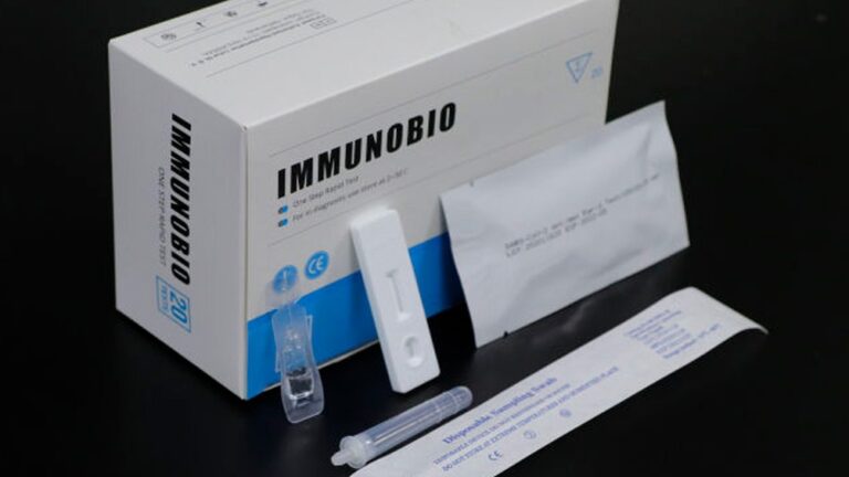 Autorizan que se venda en farmacias un test rápido para detectar coronavirus