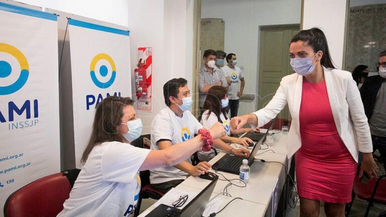 PAMI comenzó a vacunar contra el coronavirus