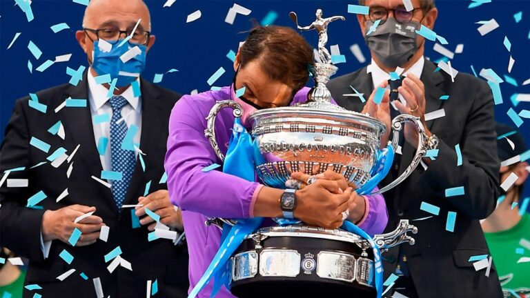 Nadal venció a Tsitsipas y logró el duodécimo título en Barcelona